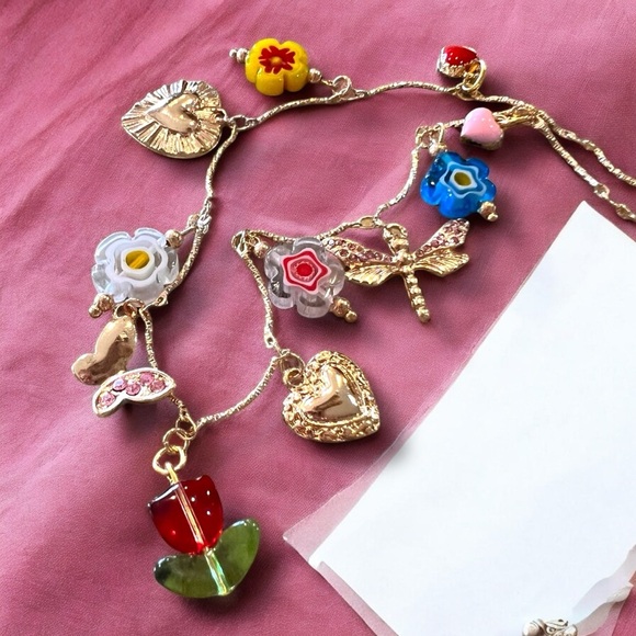 Gold and Red toned Charm Necklace glass rhinestones enamel tulip flower hearts - Picture 13 of 17